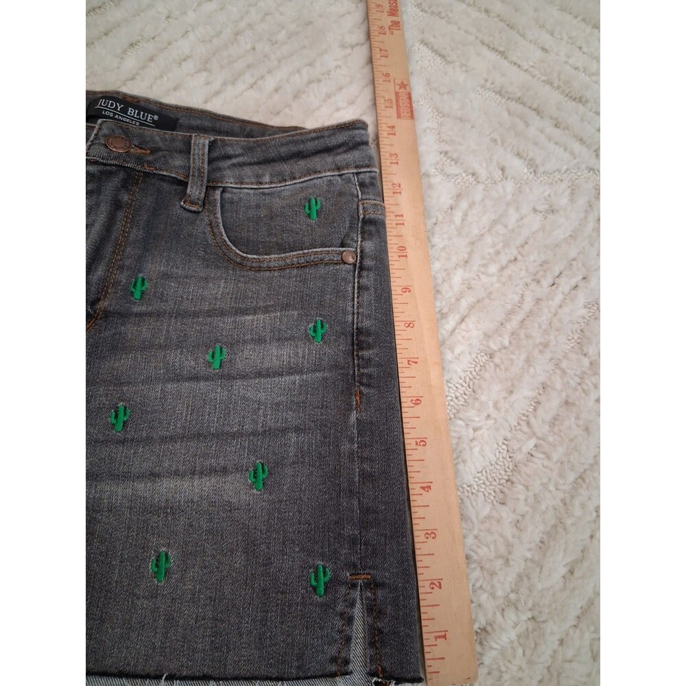Judy Blue Shorts Womens Size Medium NWOT Denim Cut Off Black/Gray Cactus B22 - Picture 7 of 11